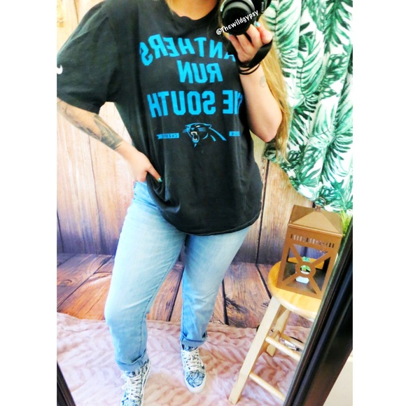 Nike Tops - Vintage Carolina Panthers boyfriend tee 🍃